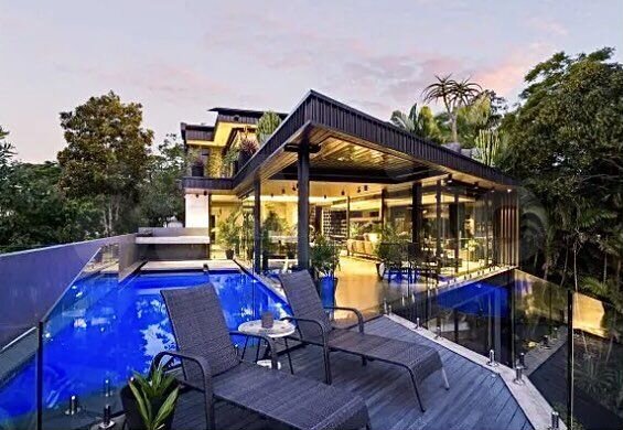 Дом 360 м² на участке 10 сот.