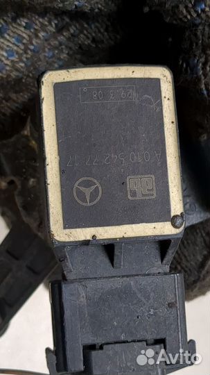 Датчик подвески правый задний Mercedes S W221