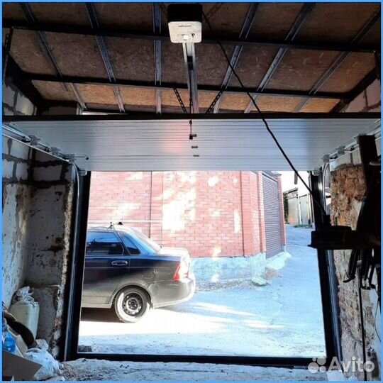 Гаражные секционные ворота DoorHan