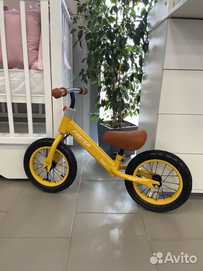 Беговел надувные колеса