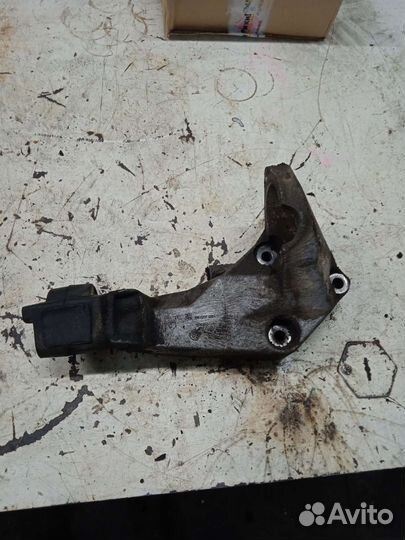 Кронштейн двигателя Opel Vectra A Опель вектра а
