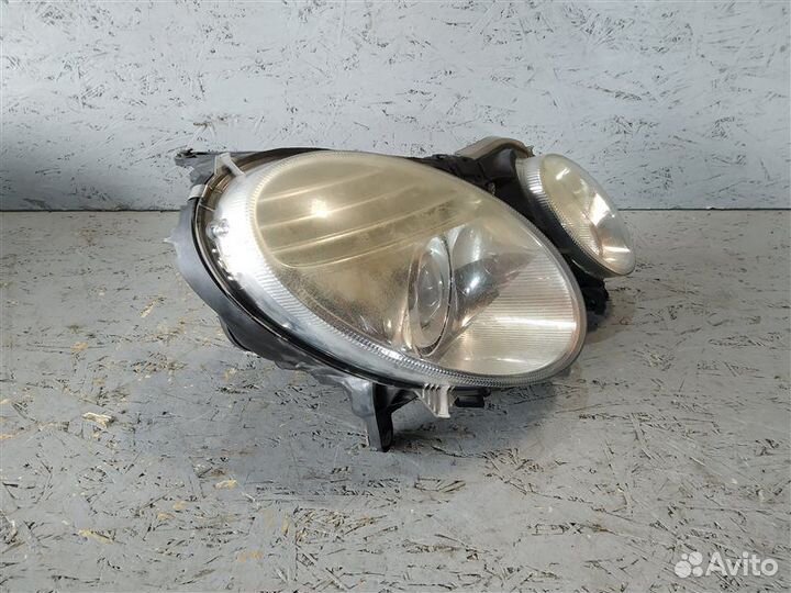 Фара передняя правая Mercedes E-Class W211
