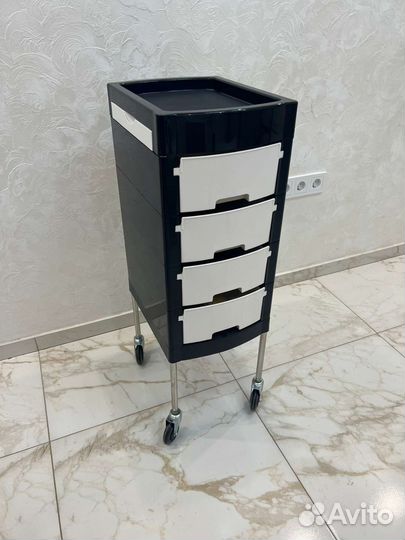 Тележка парикмахерская