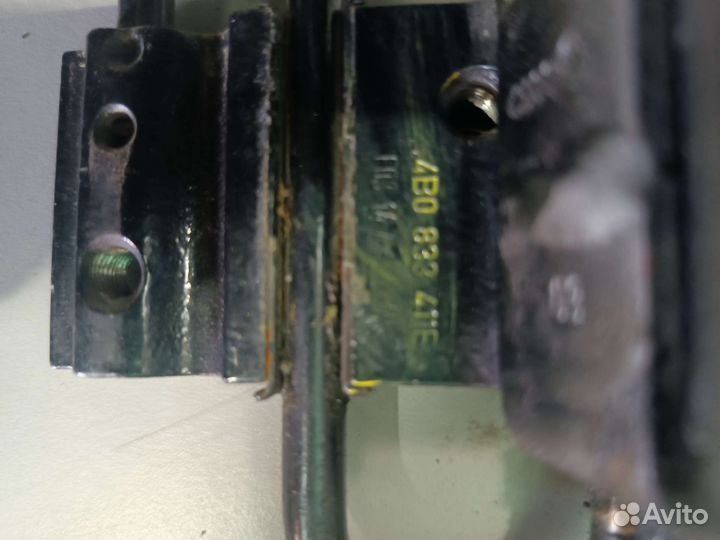 Петля двери задней левой нижняя Audi A6 C5