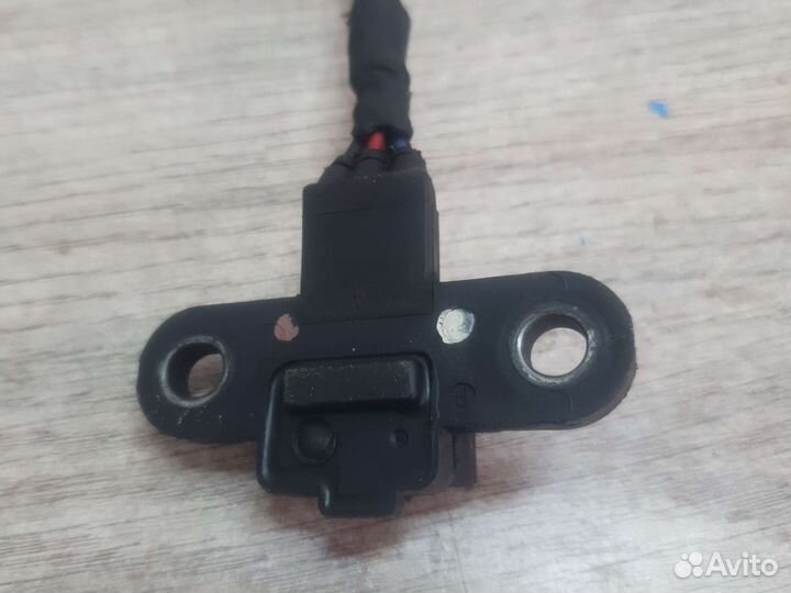 Датчик положения коленвала Mitsubishi galant 2.4