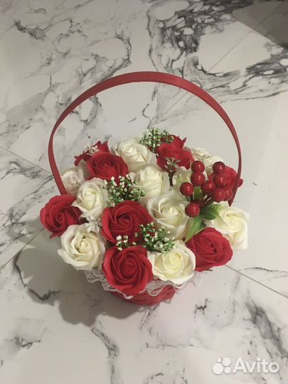 Корзинка с мыльными розами