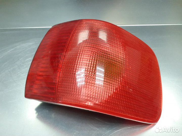 Фонарь задний наружный правый Audi 80/90 B4