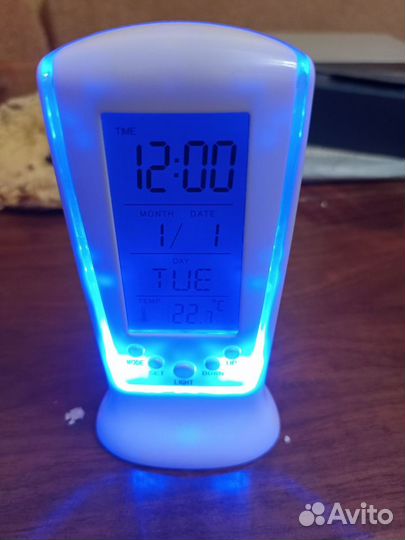 Часы с будильником и термометром
