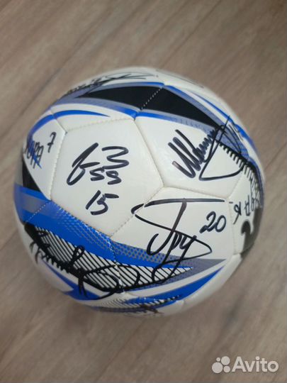 Футбольный мяч с автографами Динамо