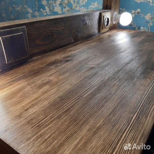 Макияжное зеркало консольное с ящиком