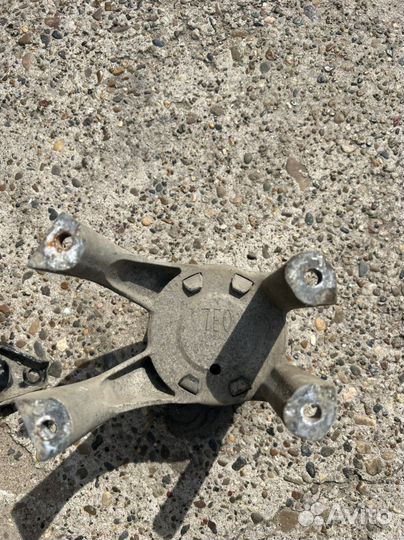 Опоры,подушки двигателя в сборе volkswagen t5