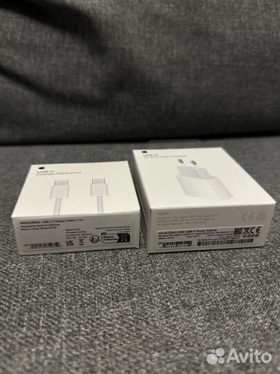 Зарядное устройство на iPhone 15