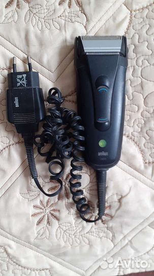 Бритва электрическая в рабочем состоянии