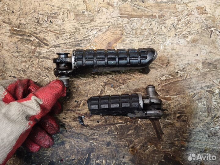 Zzr1100-2 93-01 передняя подножка