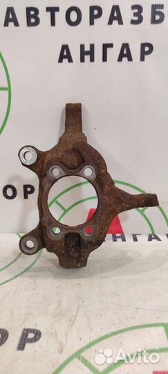 Цапфа передняя левая Nissan Juke F15E HR16DE 2012