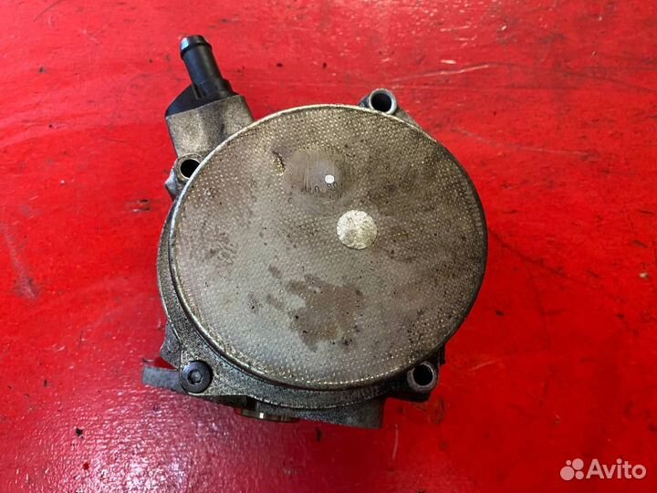 Насос вакуумный Volkswagen Passat BZB 1.8 TSI