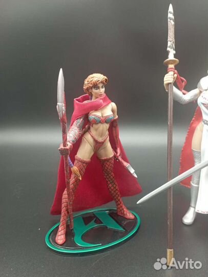 Коллекционные фигурки девушки воины