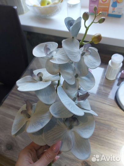 Орхидея искусственная