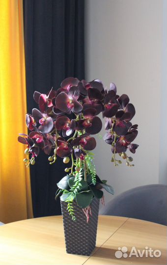 Орхидеи искусственные в кашпо