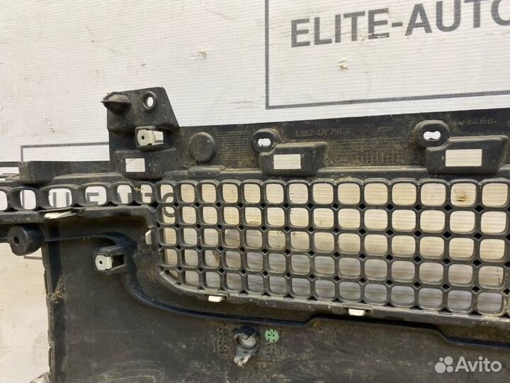 Решетка бампера Lr Defender 2 2020