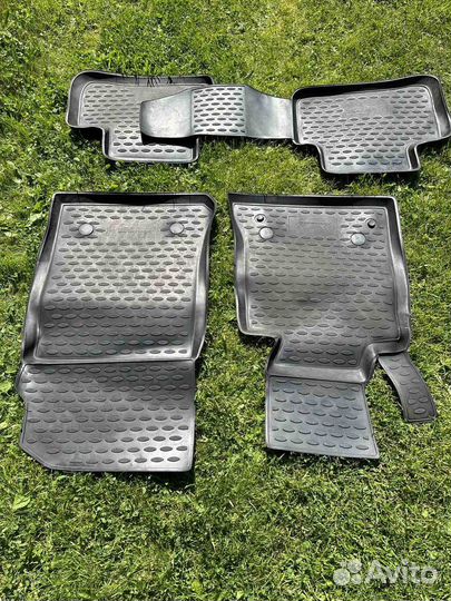 Коврики резиновые для Мерседеса