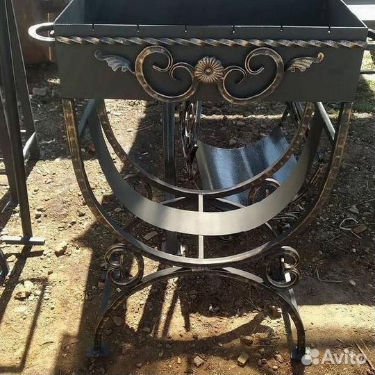 Мангал в стиле Лофт с крышкой