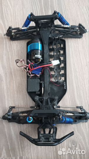 Машина на радиоуправлении 1/10