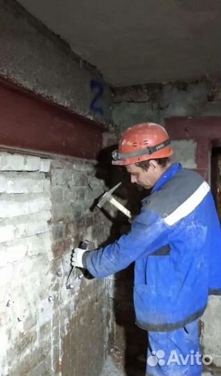 Помощник в постройке дома