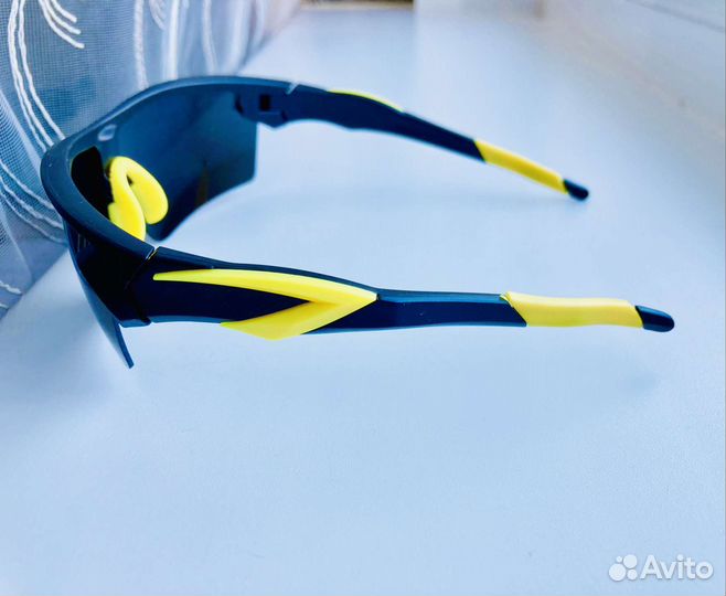 Спортивные солнцезащитные очки чëрные