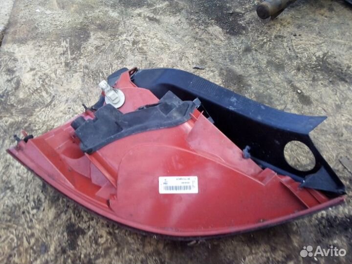 Фонарь правый Renault Megane 2 хэтчбек 1 2008