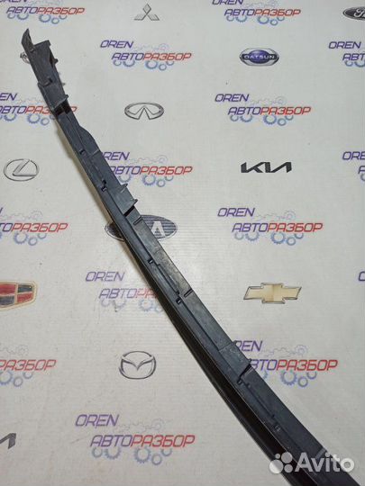 Решетка в бампер передняя Toyota Rav4 40 2016-2019