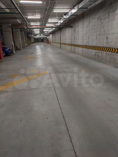 Машиноместо, 14 м²