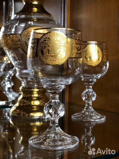 Графин хрустальный и бокалы