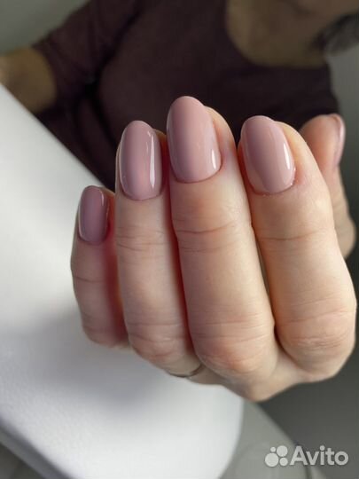 Маникюр с покрытием гель-лаком