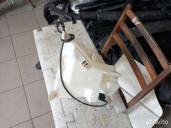 Бочок омывателя Jaguar-S-Type