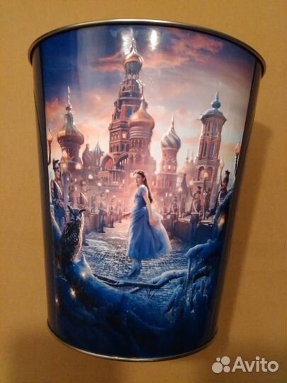 Бутылка из-под водки3л Жестяные деревянные коробки