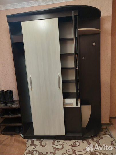 Шкаф