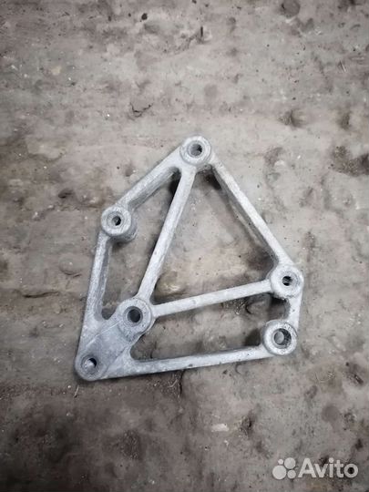 Кронштейн катушки зажигания Opel vectra b