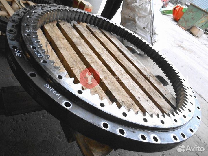 Опорно-поворотный круг 140109-00010A