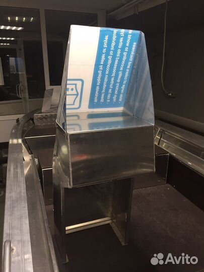 Рулевая консоль для лодки со стеклом