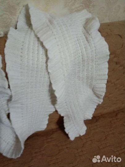 Шапка серая и белый шарфик