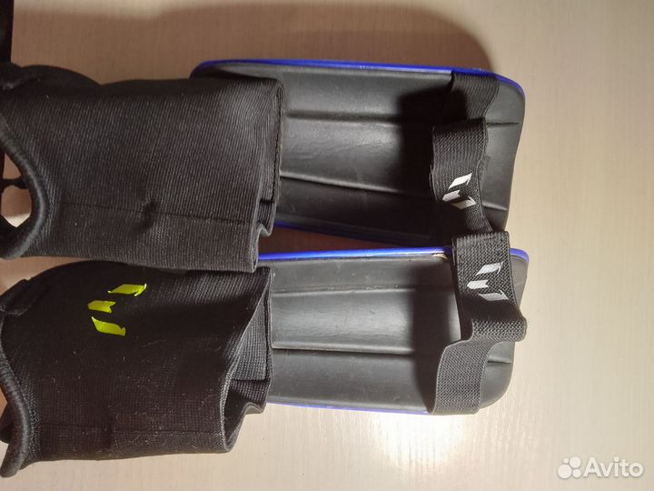 Футбольные щитки Адидас месси