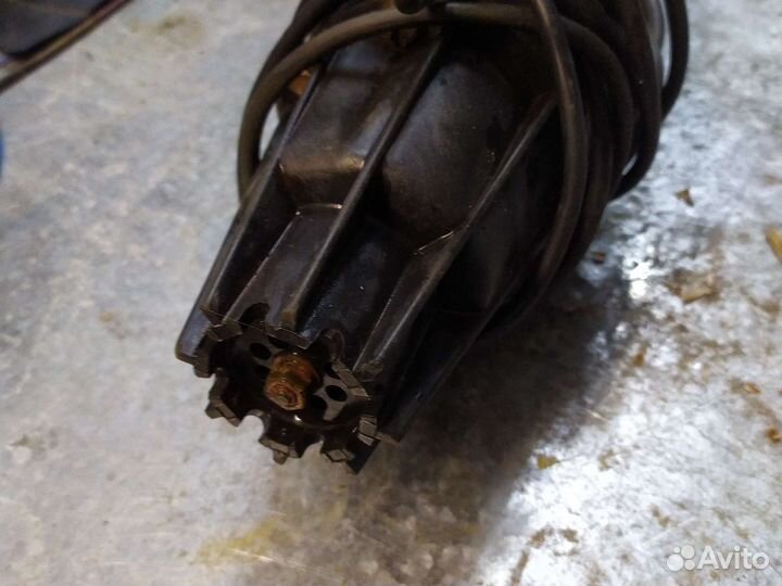 Водяной насос погружной для скважины Володей 3