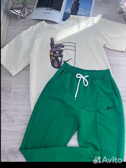 Женский спортивный костюм 42 44 новый