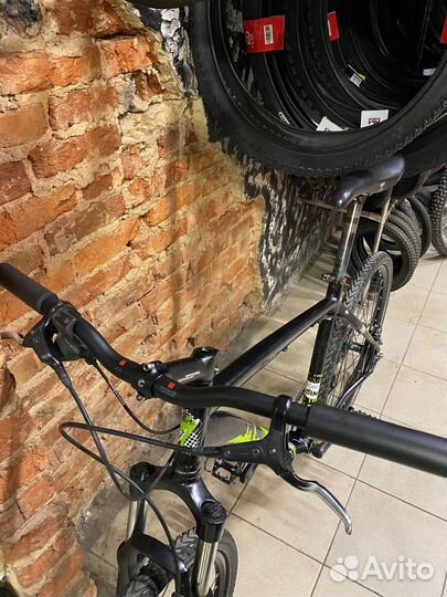 Велосипед хардтейл Specialized Hardrock 26