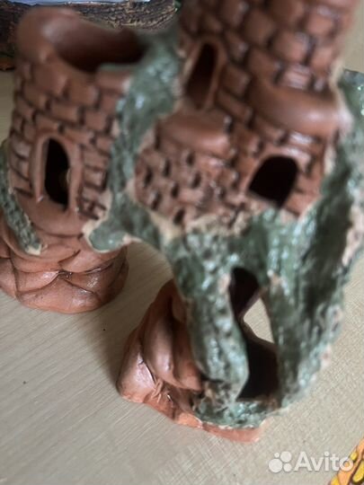 Замок в аквариум