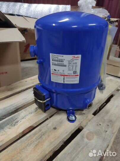 Герметичный поршневой компрессор Danfoss Maneurop