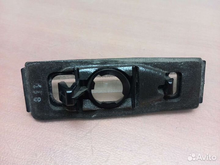 Фонарь освещения номерного знака