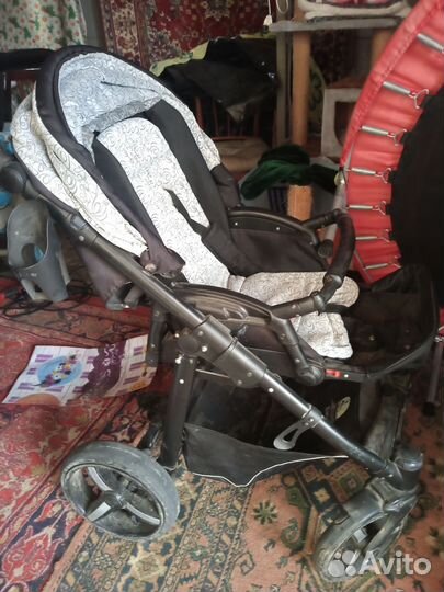 Прогулочная коляска