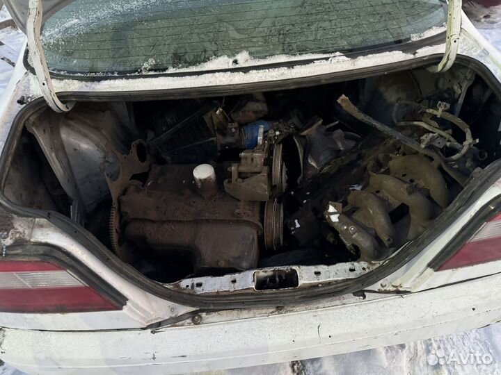 Nissan Bluebird 1.8 AT, 1999, 100 000 км